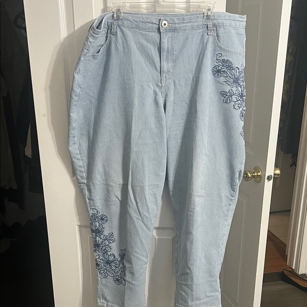Style and Co Blue Floral Embroidered Women Jeans